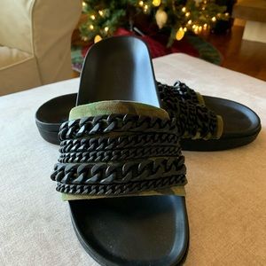 Kendall and Kylie suede camo /chain slides sz 11